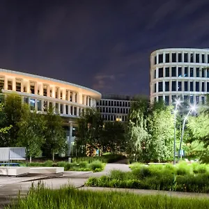 https://sound-garden-hotel-airport.warsawhotelspoland.com